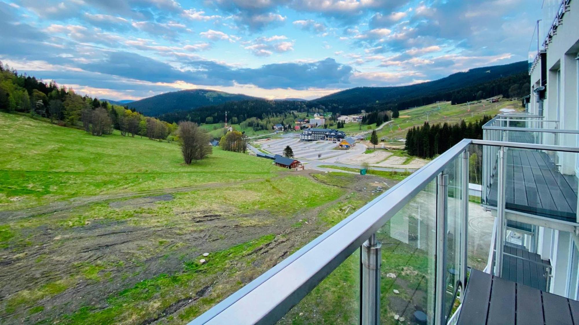 Panorama - Czarna Gora Resort By Sun & Snow Z Basenem I Sniadaniem 시에나 외부 사진